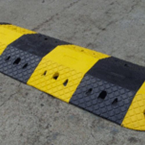 70MM HEAVY DUTY RUBBER SPEED HUMP BLACK BODY SECTION